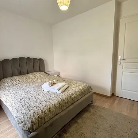 Beautiful With Terrace In 公寓 *